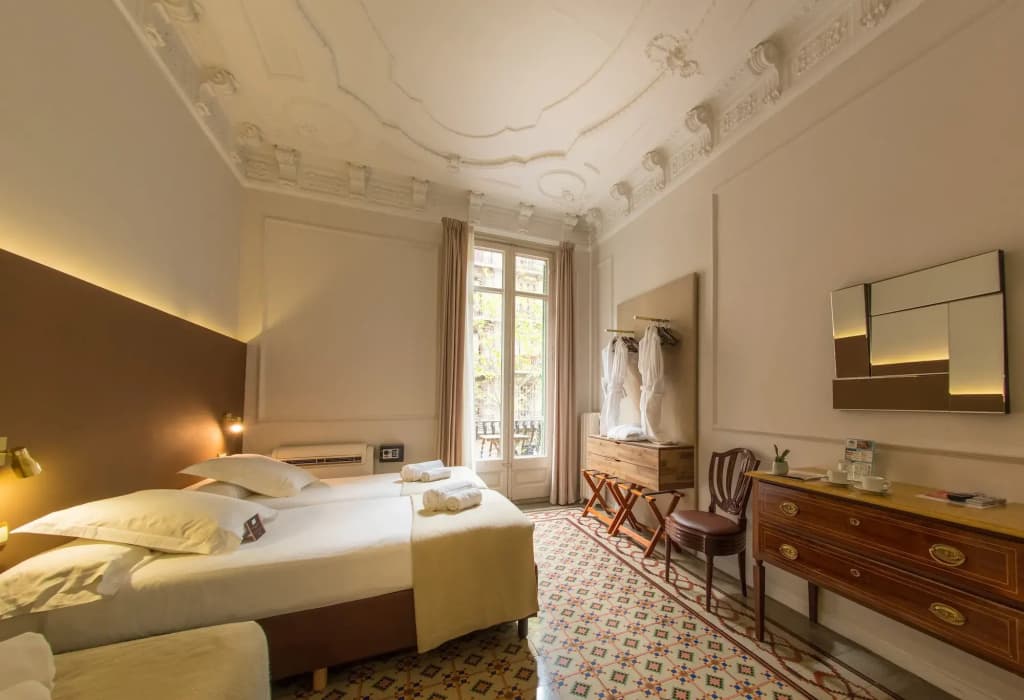 Mihlton Barcelona Boutique B&B - photo 5