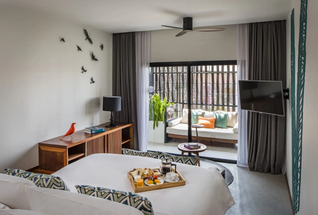 The Aviary Hotel - photo 5