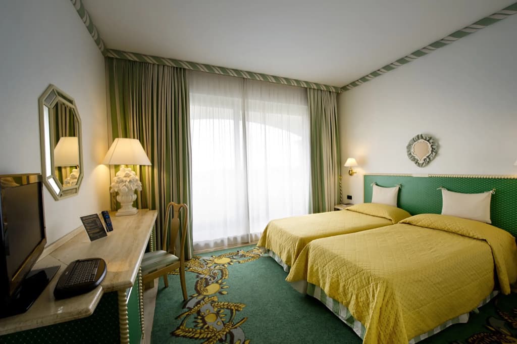 Hotel Aris Garden - photo 4