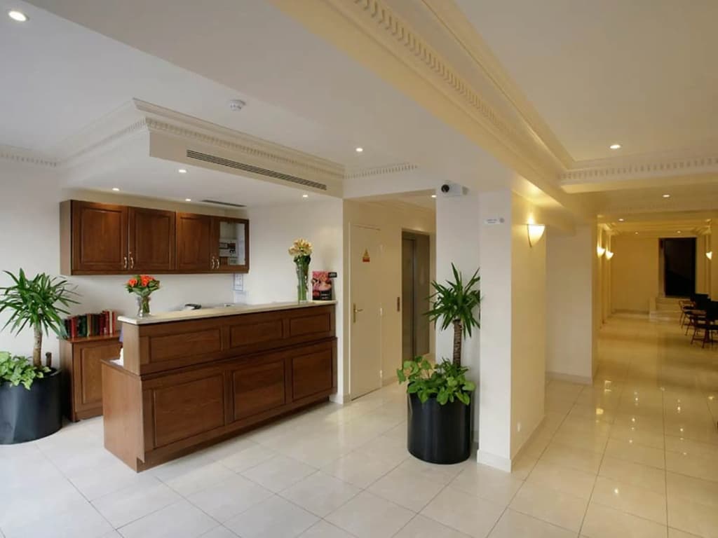 121 Paris Hotel - main photo
