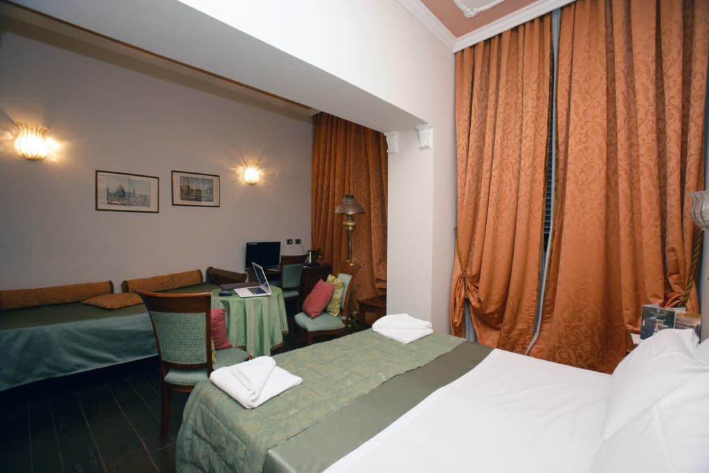 Hotel Domus Florentiae - photo 42