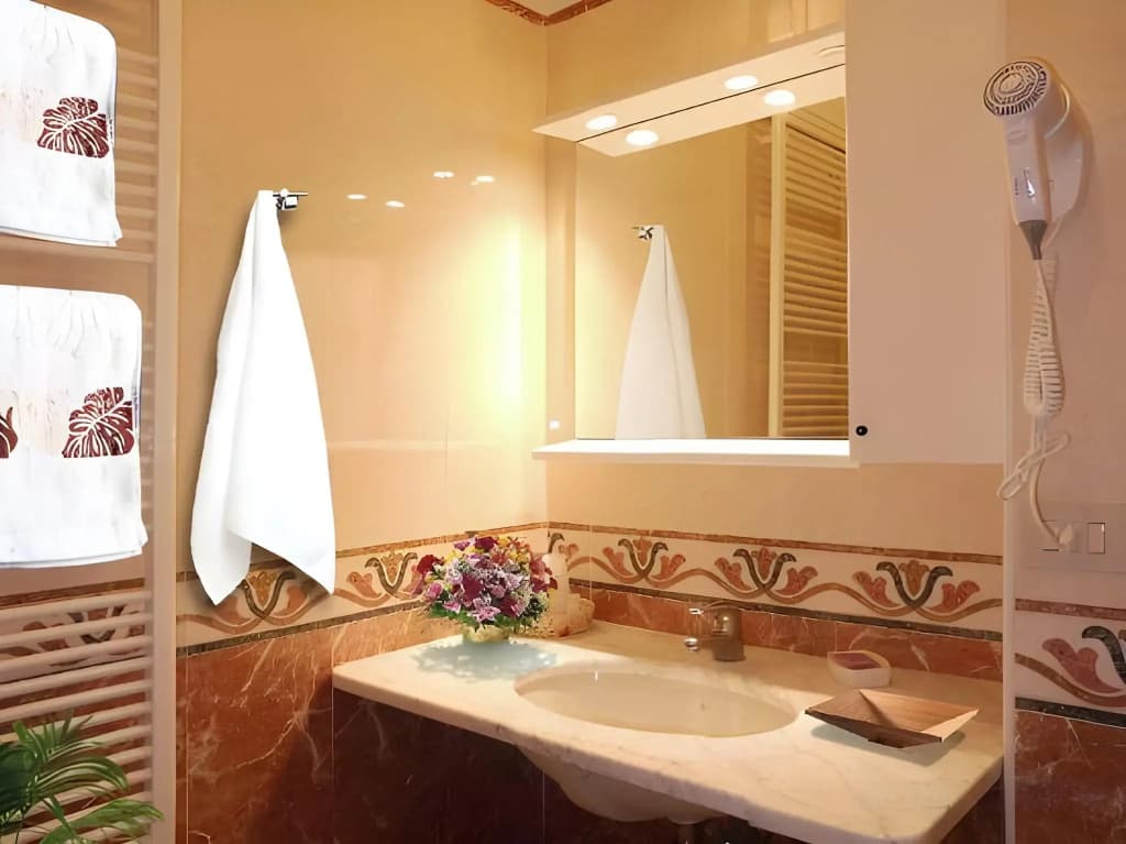 Hotel San Luca - photo 22