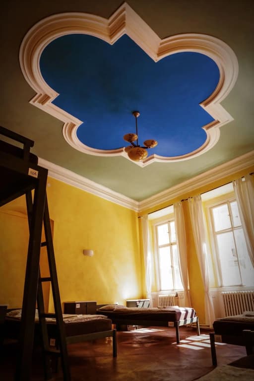 Charles Bridge Economic Hostel - photo 2