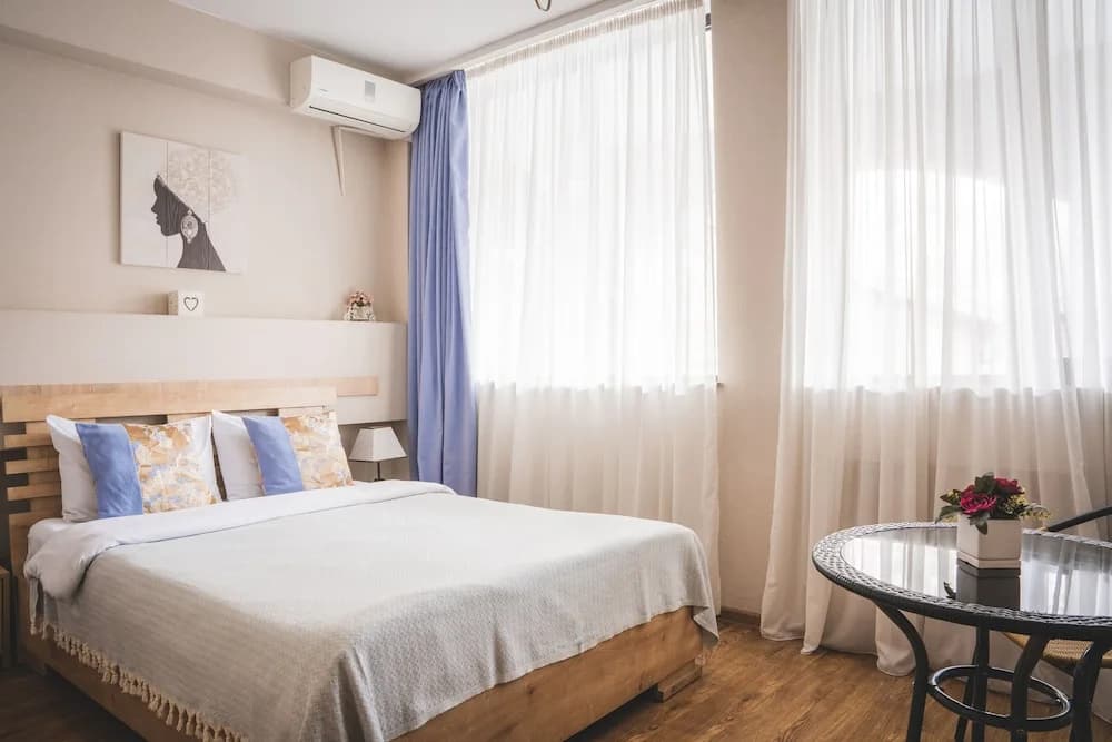 Hotel Violet Metekhi - photo 2