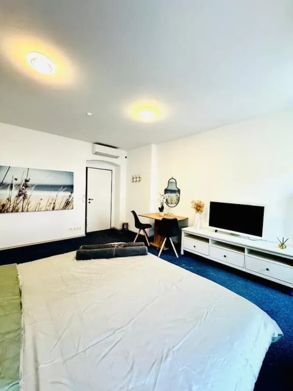 Spacious 7BR Apartment Prime Location - photo 31