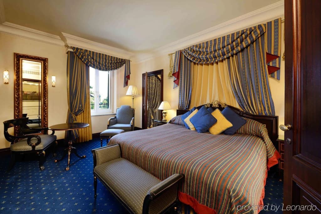 Rocco Forte Hotel De La Ville - photo 4