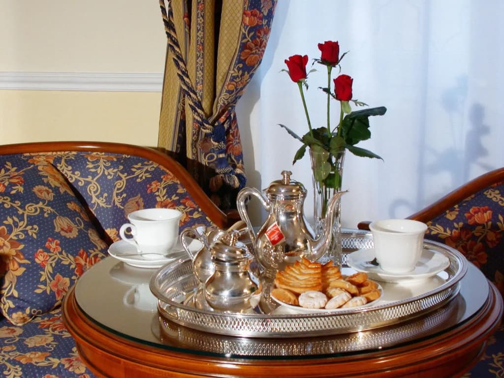 Hotel Cellini - photo 11