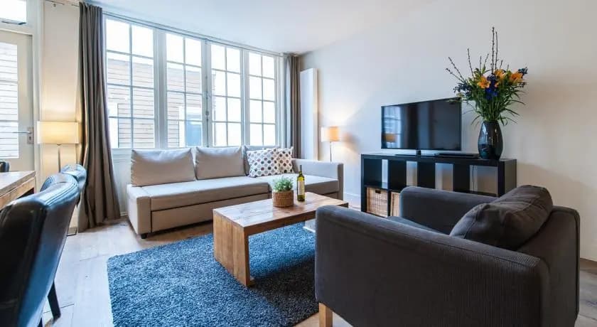 Ph Apartment Suites - photo 3
