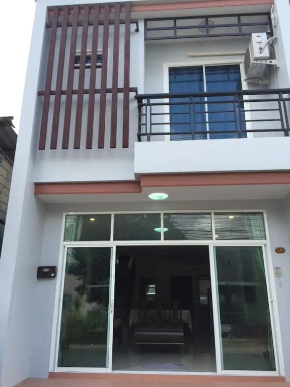 Krabi Town Sleeps 8 With Kitchen - main photo