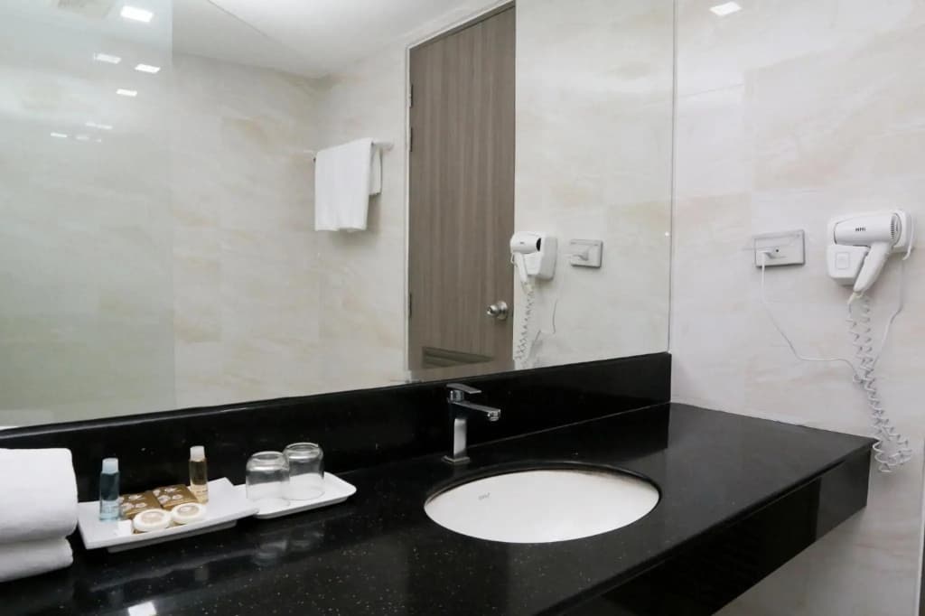 Crystal Palace Pattaya Hotel - photo 10
