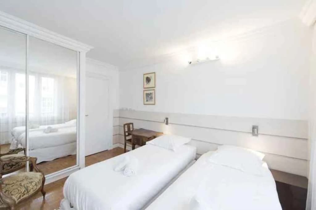 Apartment near Pont de Grenelle - photo 2