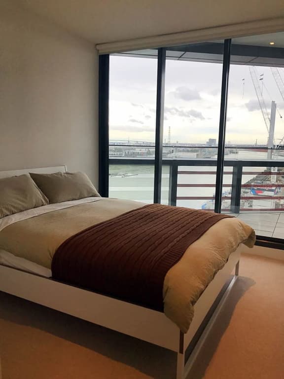 Melbourne Docklands Luxury Seaview Apartment - photo 6