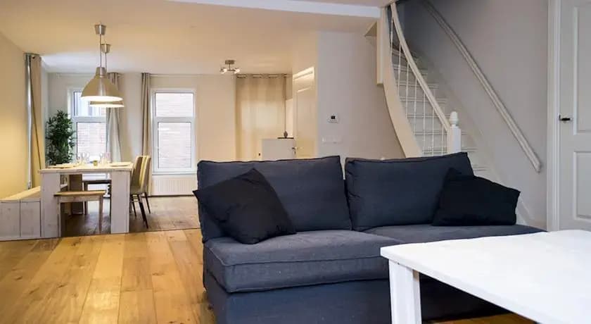 Lobby Apartment - photo 5