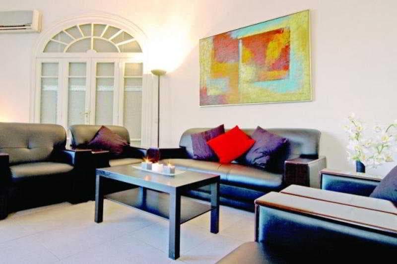 Las Ramblas Rooms Hotel Barcelona - photo 2