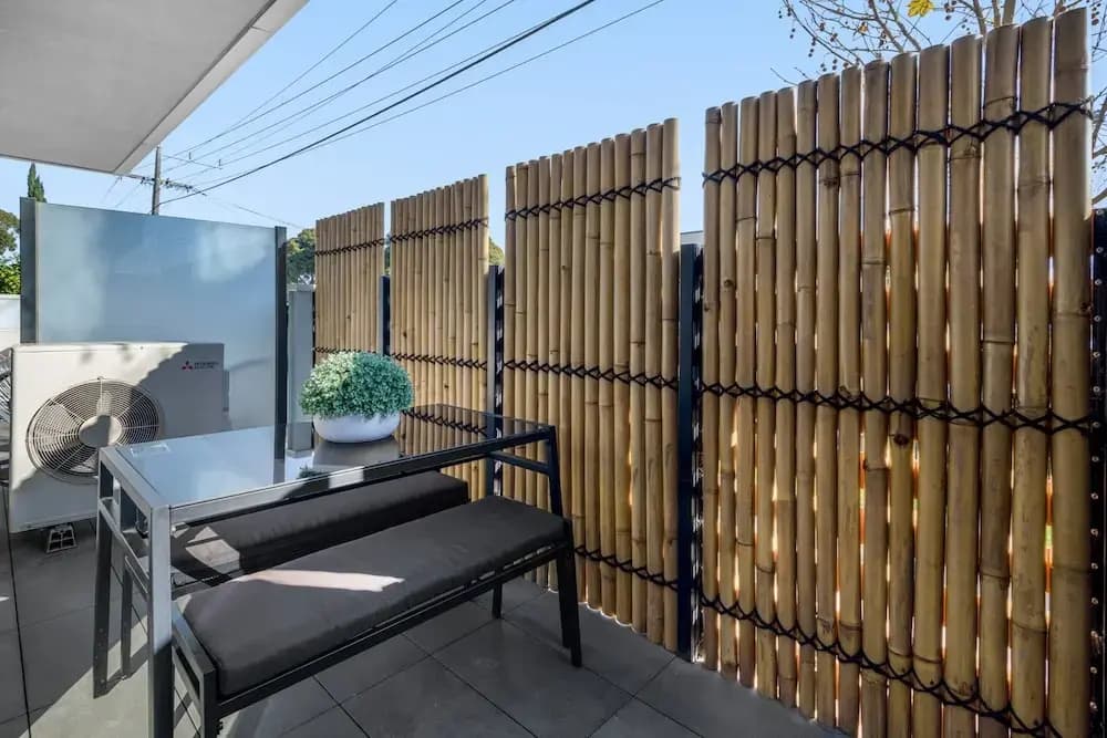Cosy 1-bed With Private Balcony By Showgrounds - photo 8