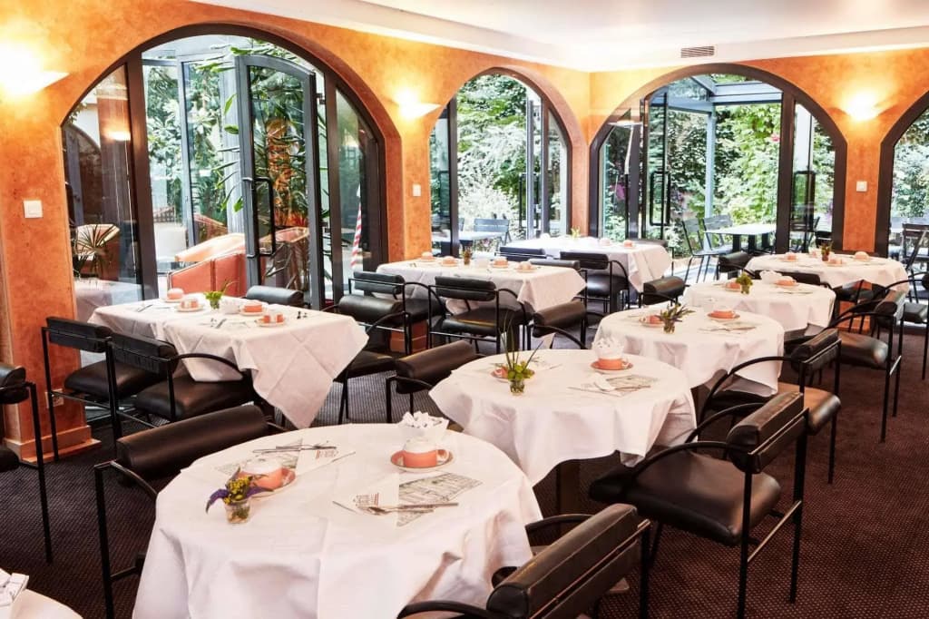 Opera Cadet Hotel - photo 12