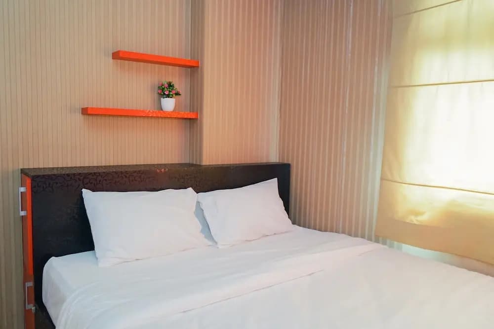 Comfy and Clean 2BR Green Pramuka Apartment - photo 4