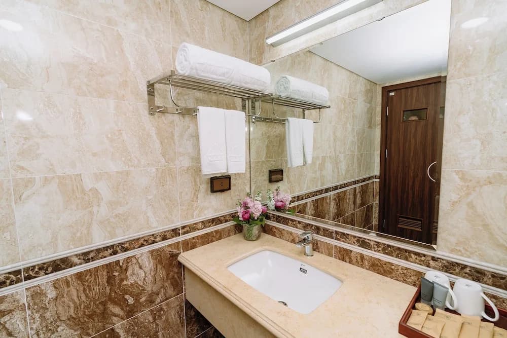 Legend Westlake Hotel - photo 9