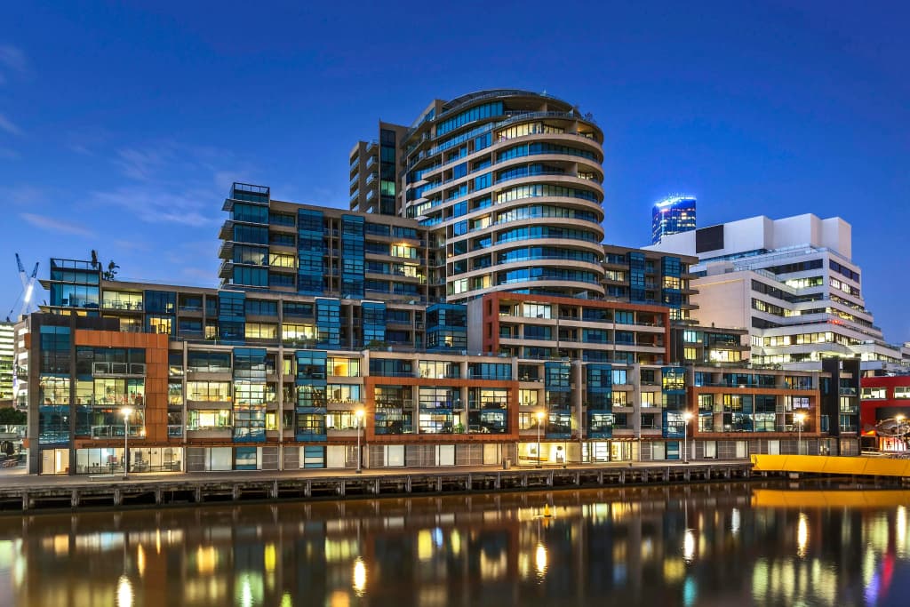 Waterfront Melbourne Apartments - photo 1