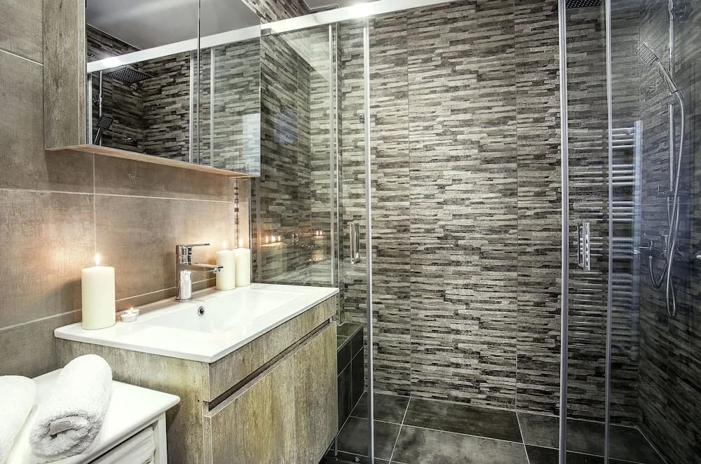 Spacious 3-Bedroom Apartment Near the Train - photo 8