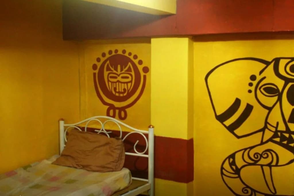 The Overstay Art Hostel - photo 4