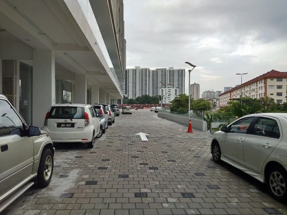 Suria Next To Desa ParkCity - photo 17