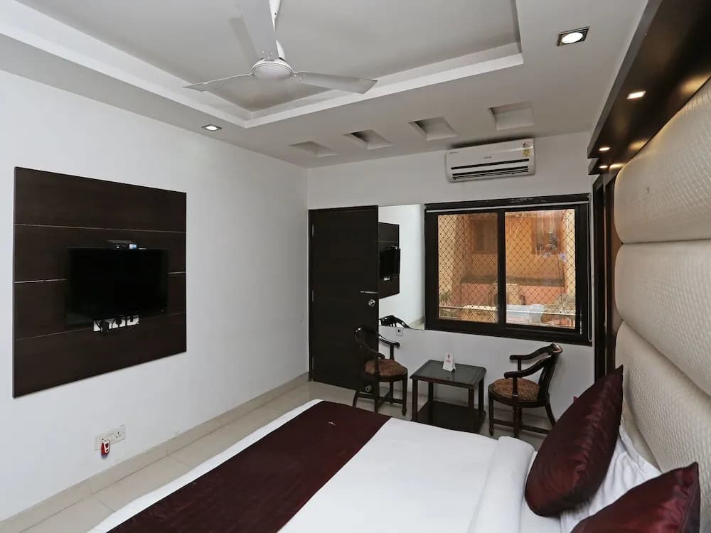 OYO 14389 Diplomat Suites - photo 6