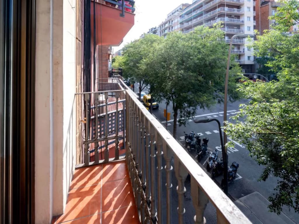 Barcelona Centric Apartment - photo 11