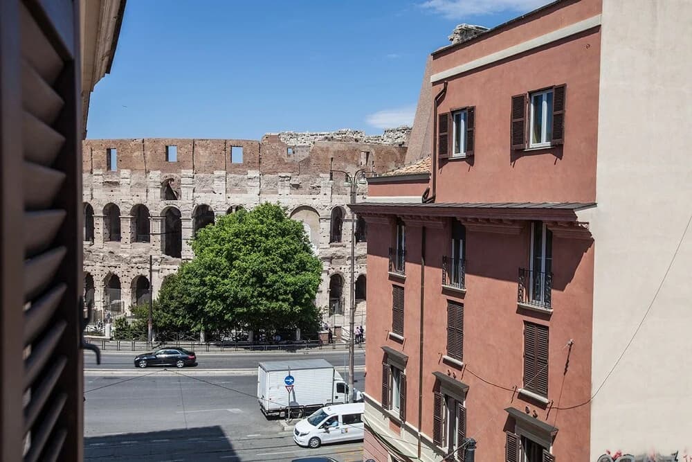 L'Aurora al Colosseo - main photo