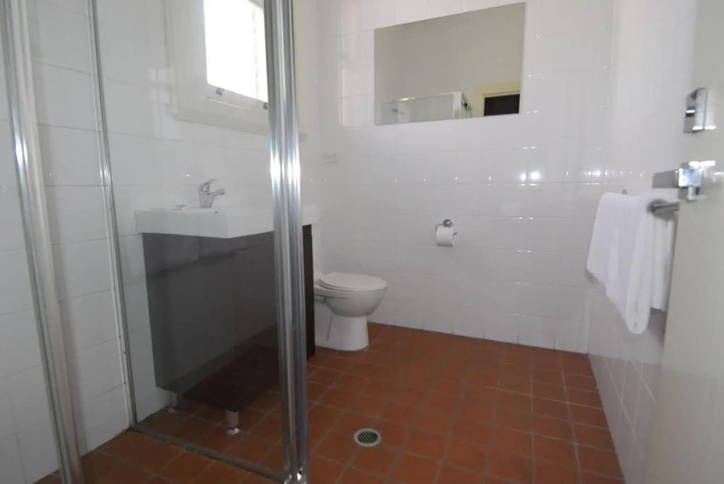 Captain Cook Hotel - photo 6