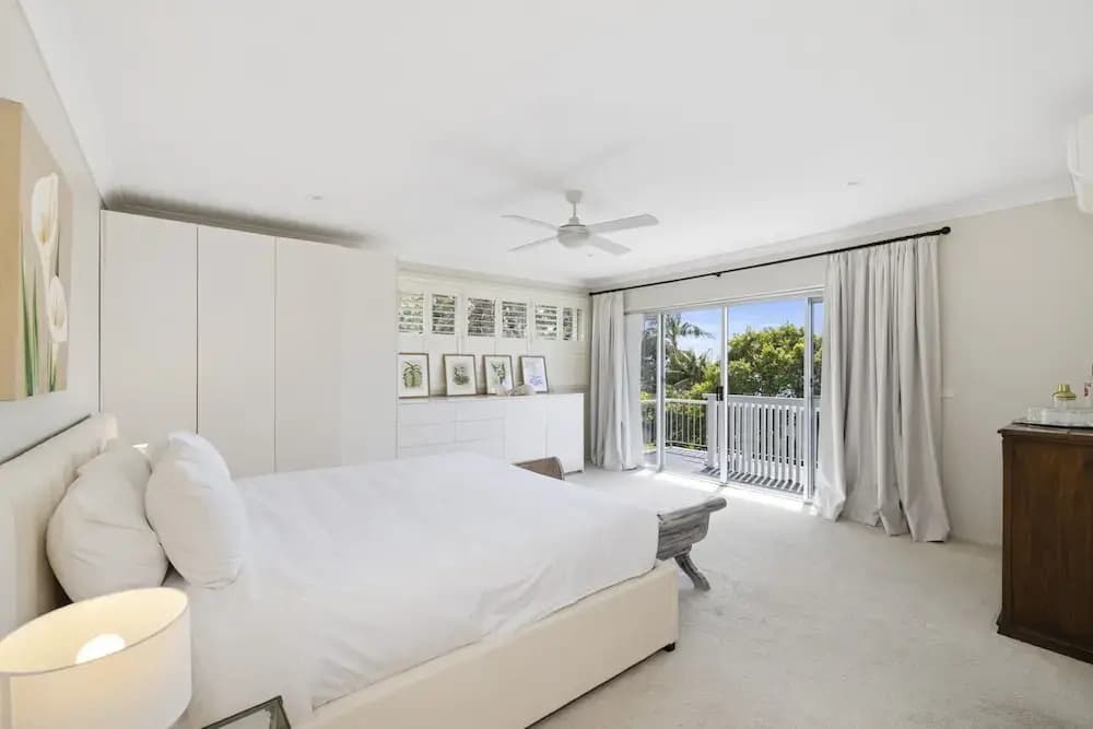 Spacious 5-bed Beach House With Ocean View - photo 16