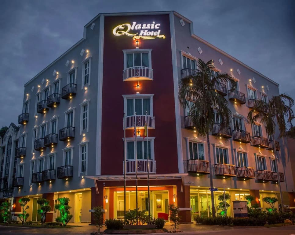 Qlassic Hotel - photo 1