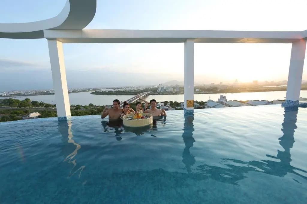 RHM Luxury Hotel And Suite - photo 8