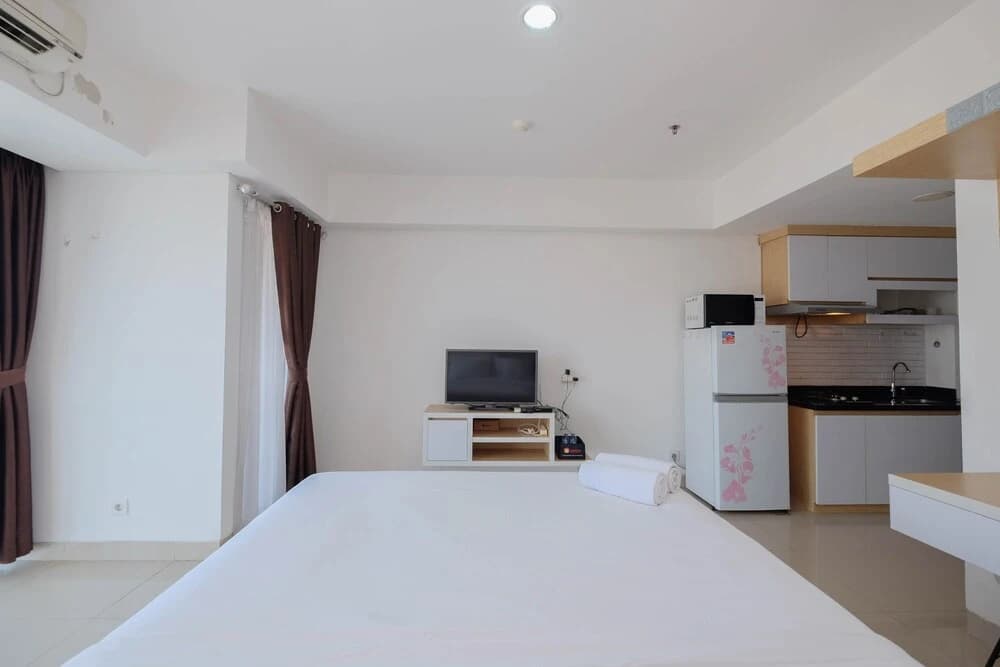 Strategic Location With New Furnished At Studio H Residence Apartment - photo 4