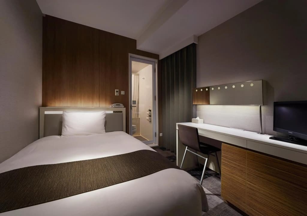 Sotetsu Fresa Inn Shimbashi-Karasumoriguchi - photo 2