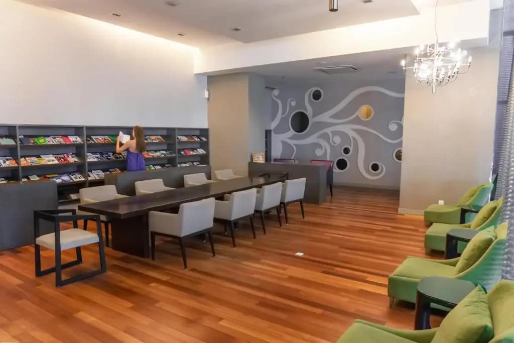 Regalia Suites & Hotel - photo 22