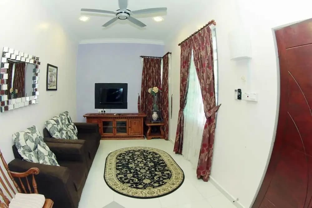 Twin Castle Homestay Kuala Pilah - photo 1