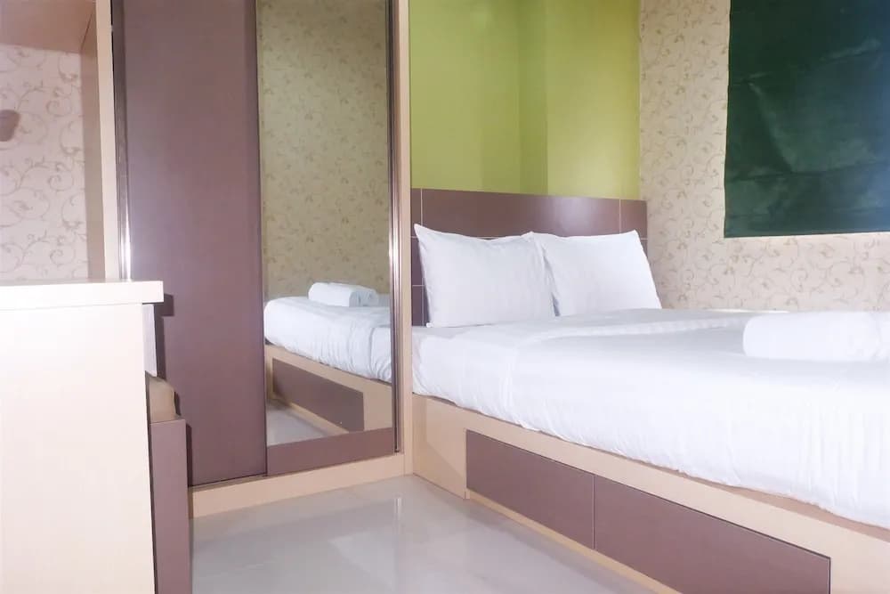 Best Price Green Pramuka Apartment - photo 2