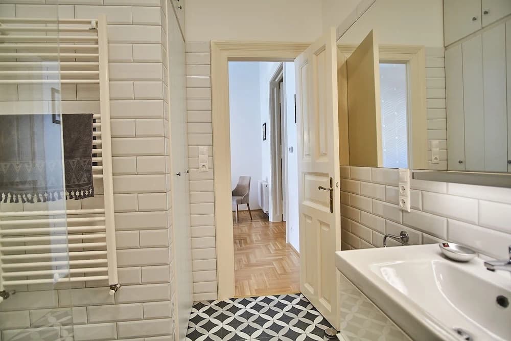 Basilica Apartment - photo 9