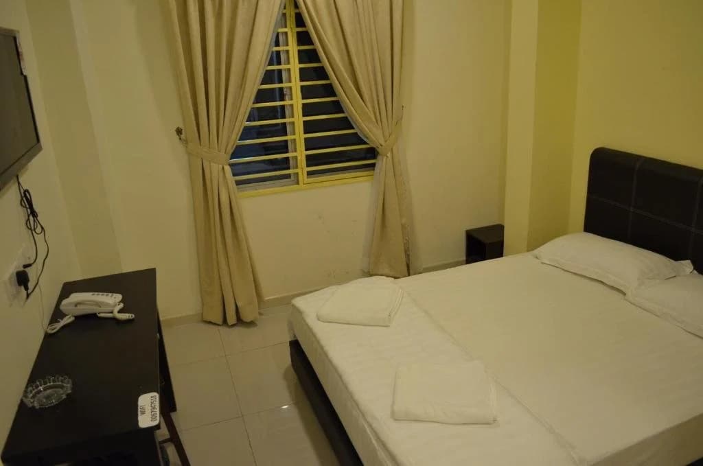 OYO 44103 8 Hotel - photo 2