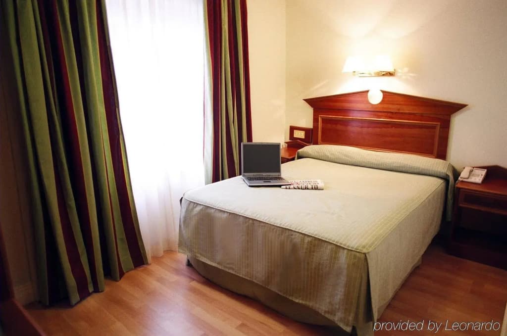 Royal Eagle Hotel - photo 33