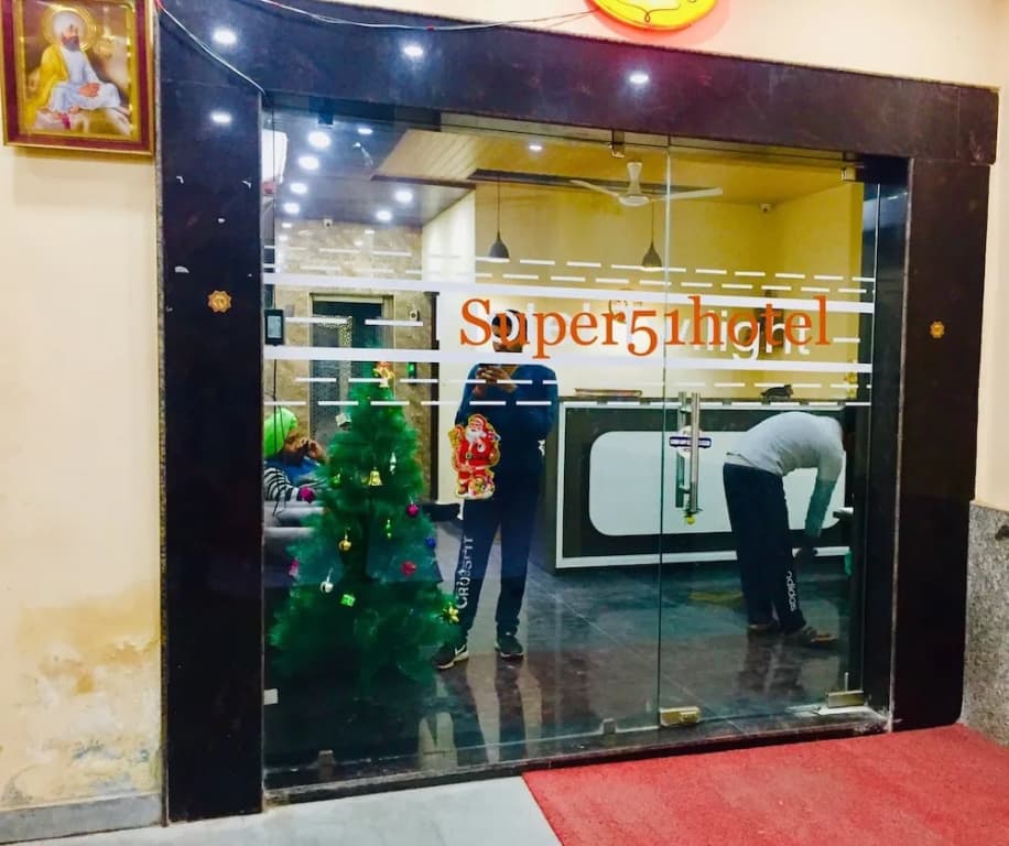 Super 51 Hotel - photo 16