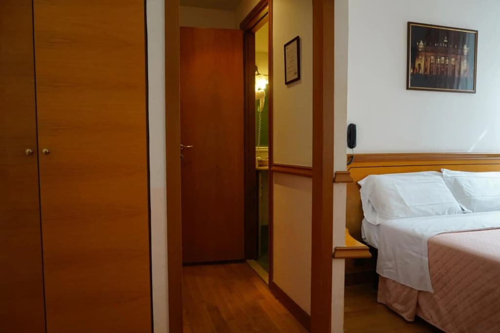 Green Hotel - photo 6