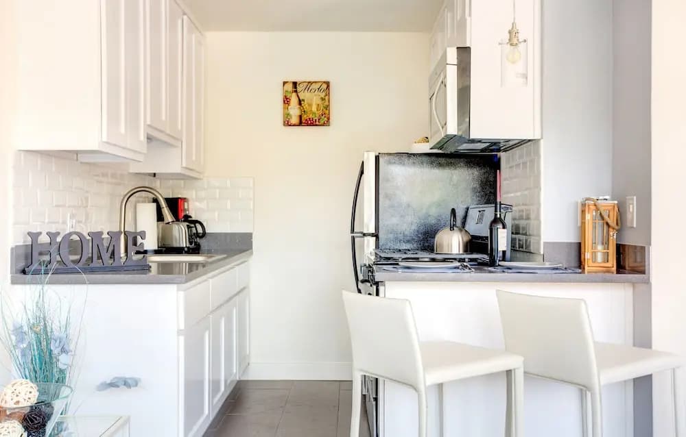 1 Bedroom near Hollywood Sights - photo 12