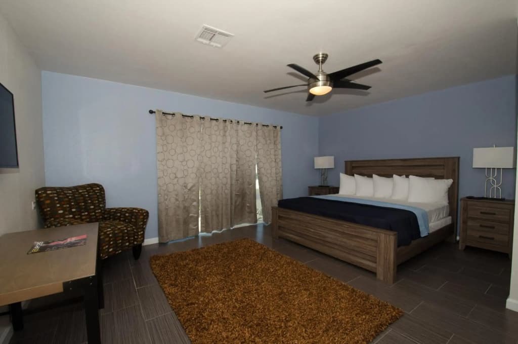 Thunderbird Hotel - photo 4