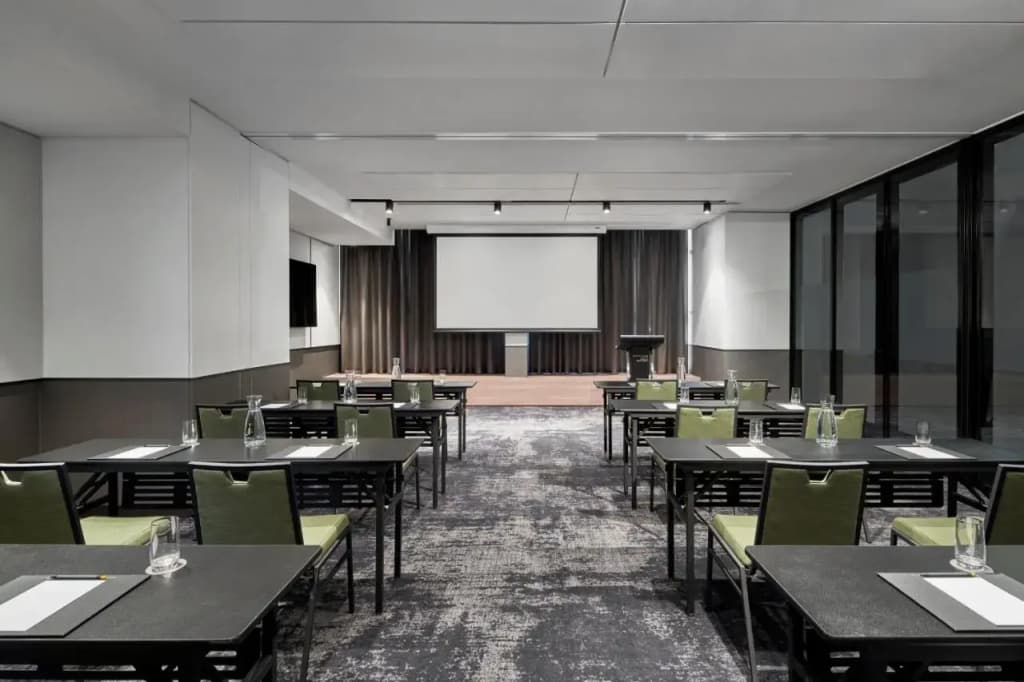 Courtyard By Marriott Melbourne Flagstaff Gardens - photo 21