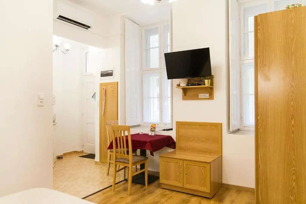 Authentic Akacfa Apartment - photo 2