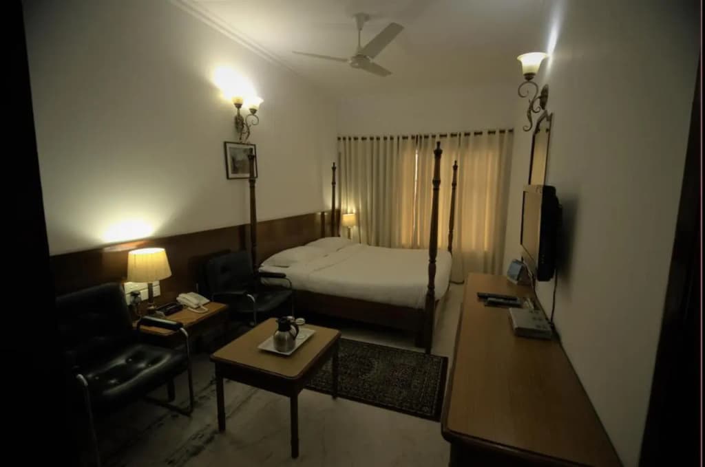 Hotel Palm Greens - photo 36