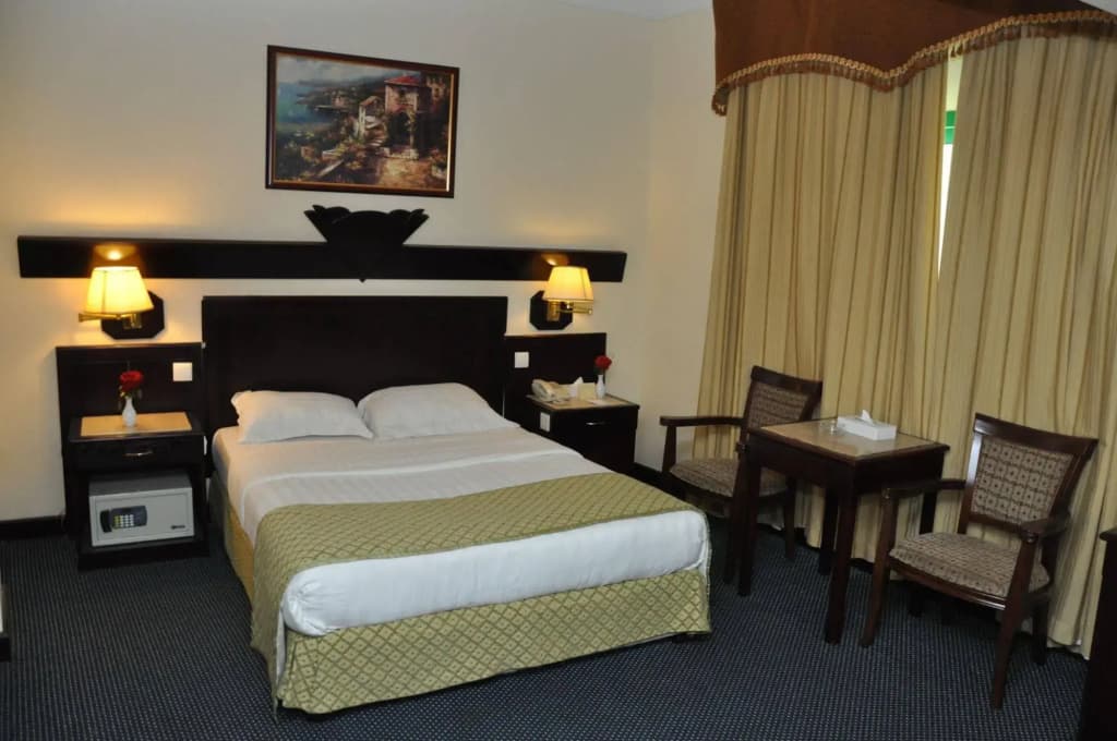 Claridge Hotel - photo 7