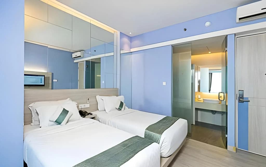 Royal City Hotel - photo 26